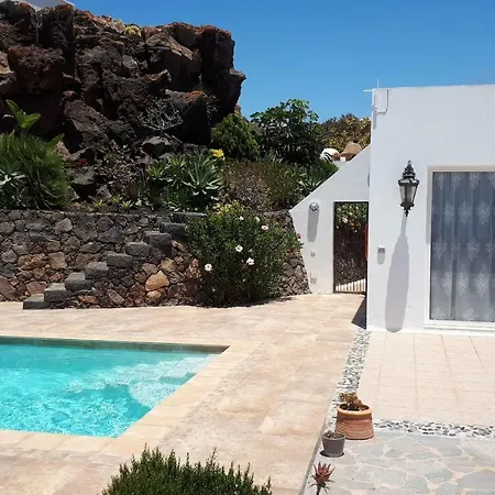 Villa Essence: Detached Retreat With Heated Pool And Stunning Views Tias