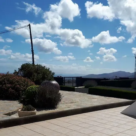 Essence: Detached Retreat With Heated Pool And Stunning Views