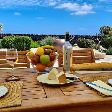 Essence - A Unique Detached With A-c, Heated Private Pool, Hottub, Gardens, Patios And Stunning Views! 빌라 *
