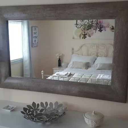 빌라 Essence - A Unique Detached With A-c, Heated Private Pool, Hottub, Gardens, Patios And Stunning Views!
